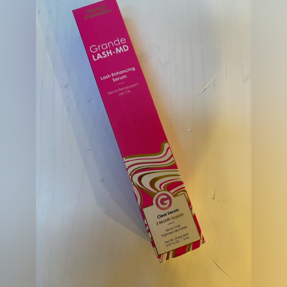 GrandeLASH-MD Lash
Enhancing Serum /  3 Month Supply 
( 2 ml ) **Brand New***